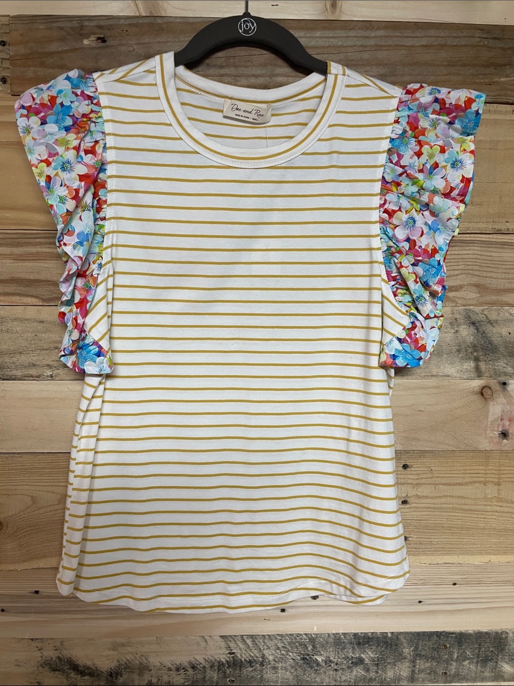 Doe and Rae size Small Striped Yellow and White Floral Flutter Sleeve Blouse